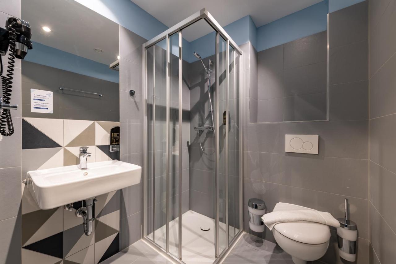 Meininger Hotel Innsbruck Zentrum Bagian luar foto